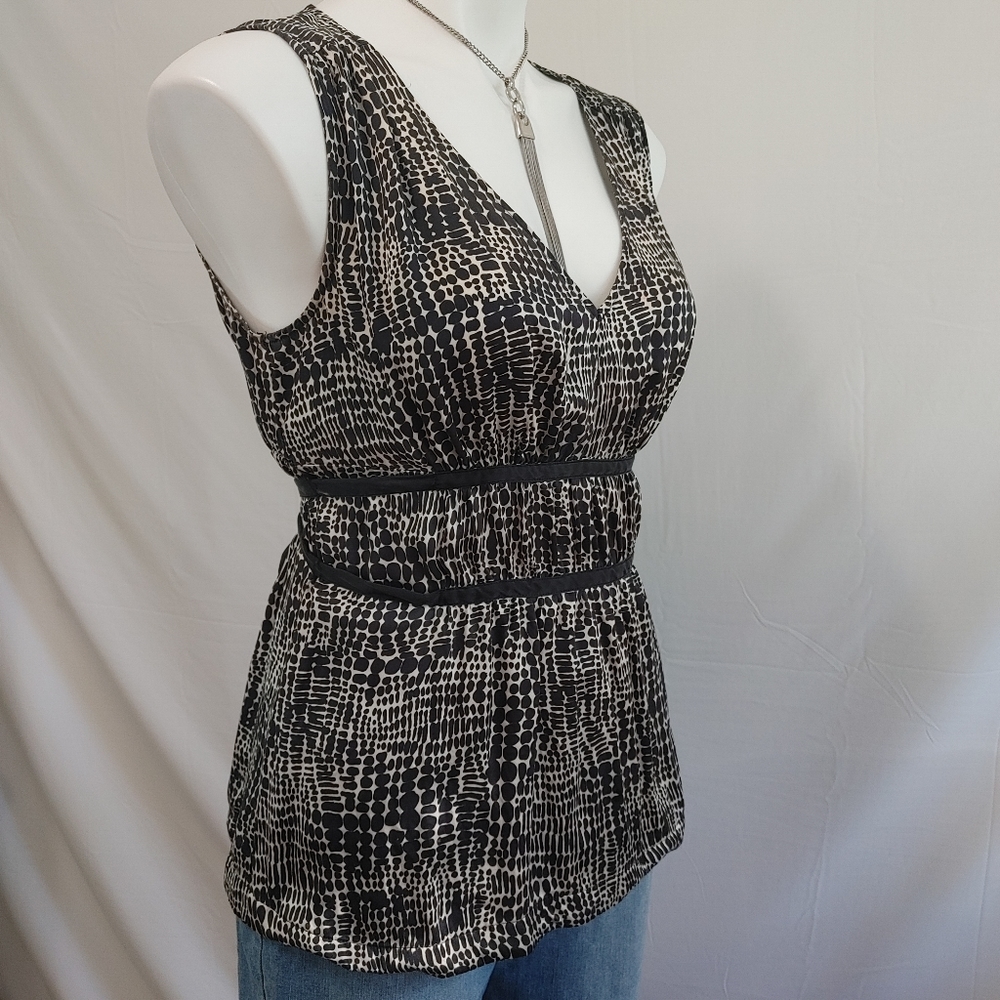 THE LIMITED 100% Silk sleeveless V neck top